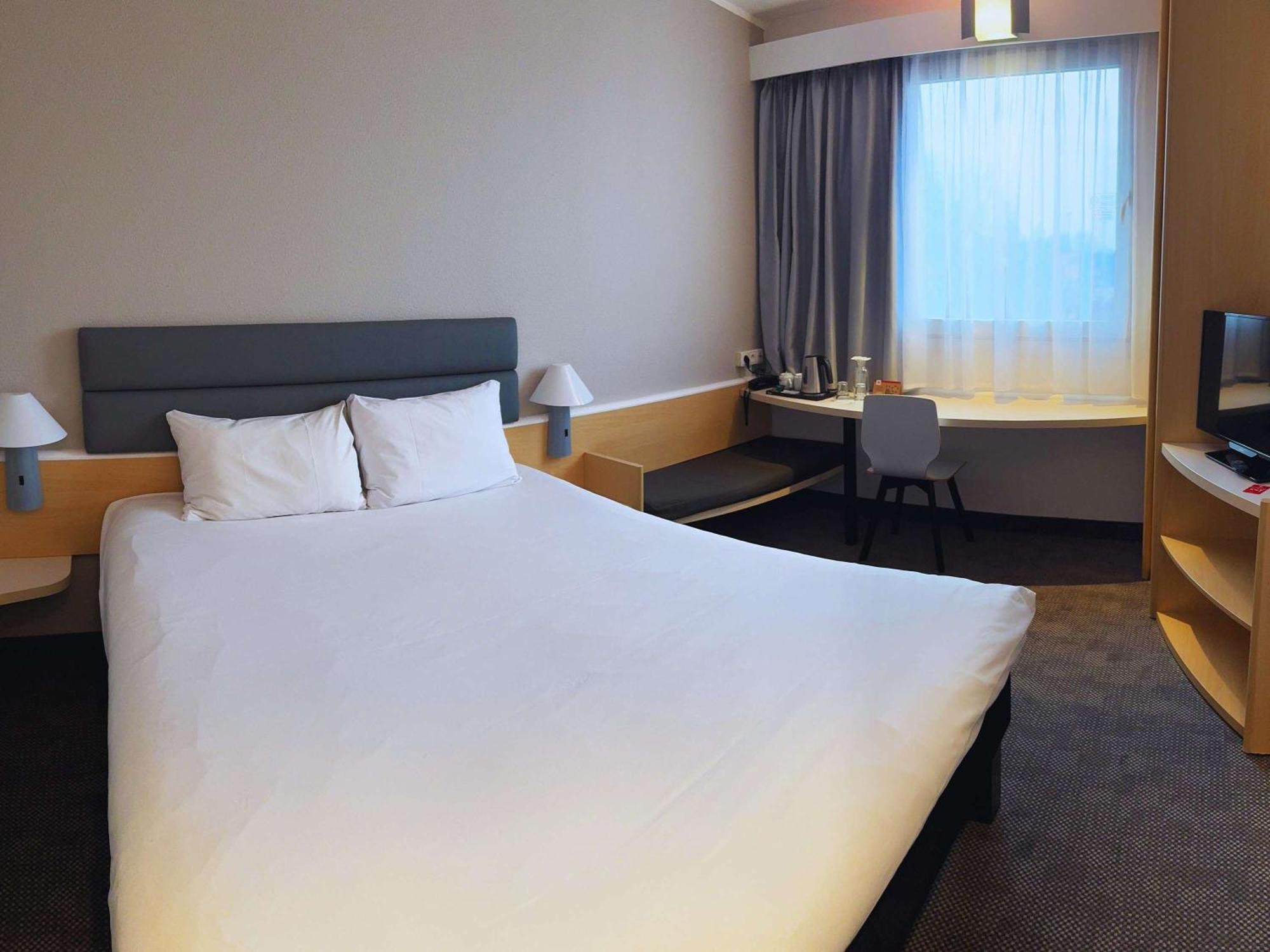 Ibis Katowice - Zabrze Hotel Ngoại thất bức ảnh