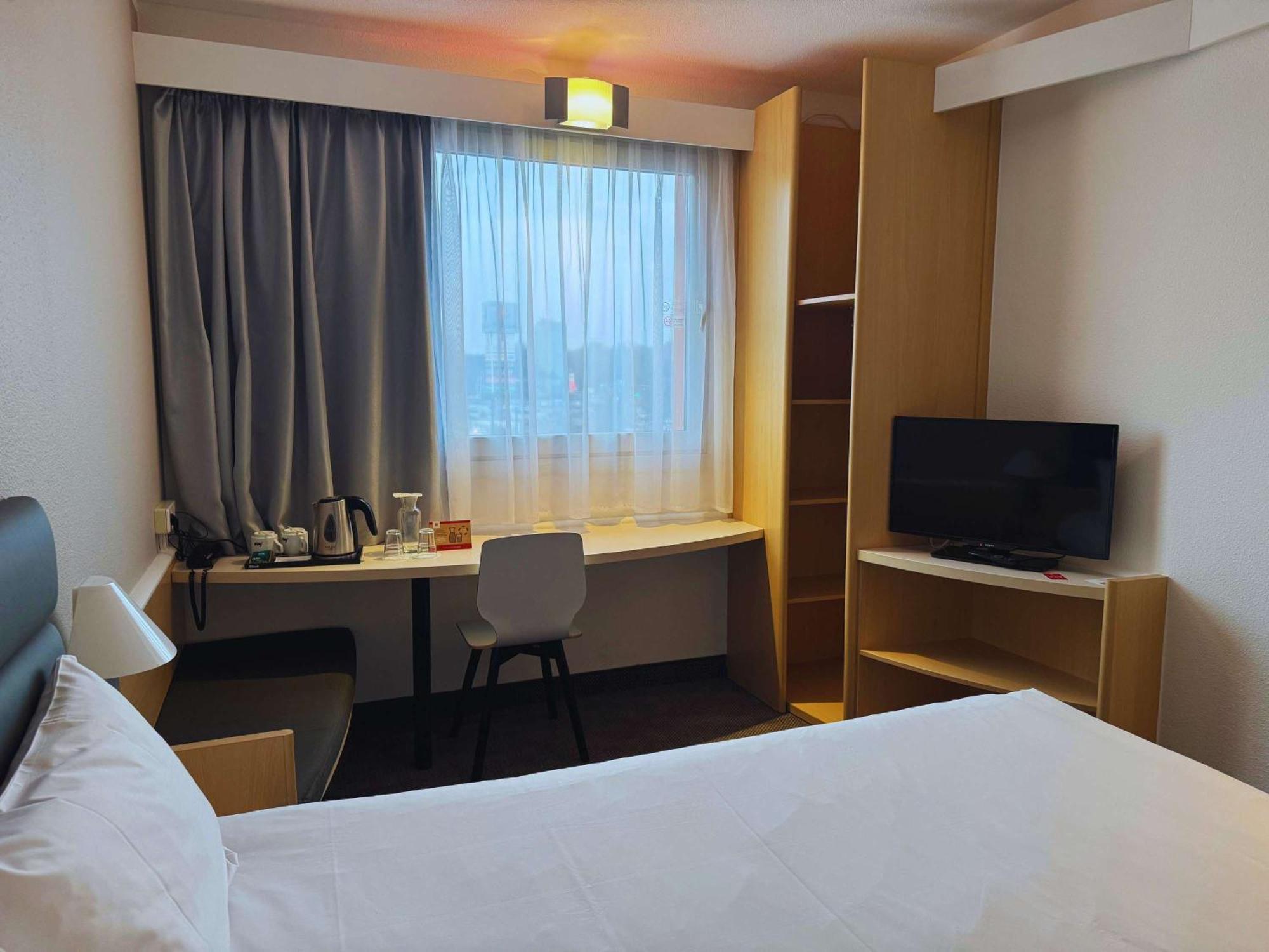Ibis Katowice - Zabrze Hotel Ngoại thất bức ảnh