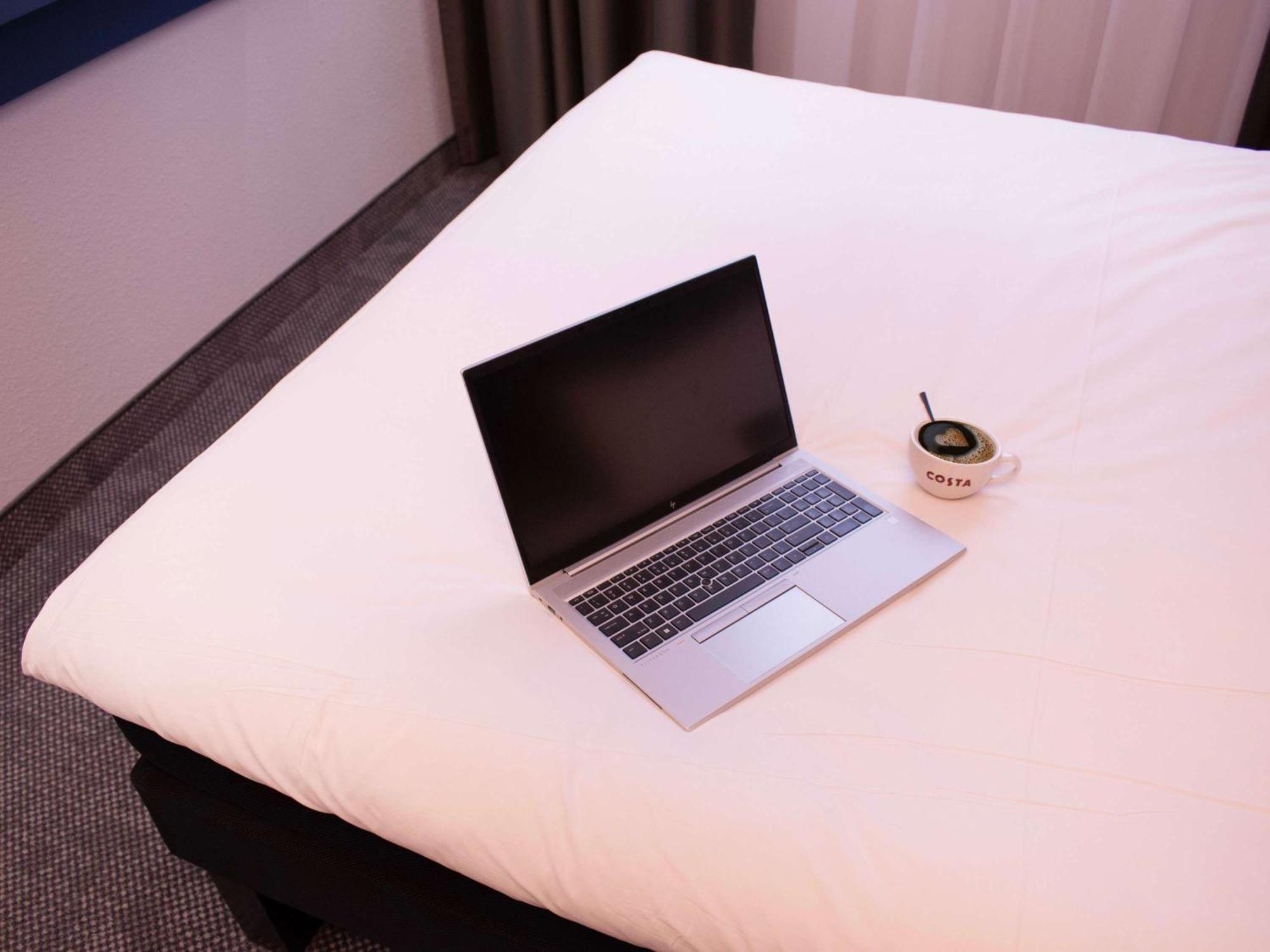 Ibis Katowice - Zabrze Hotel Ngoại thất bức ảnh